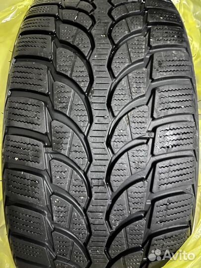 Bridgestone Blizzak LM-32 215/40 R18 89VR