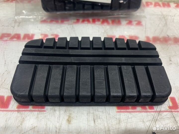 Накладка педали тормоза Mitsubishi