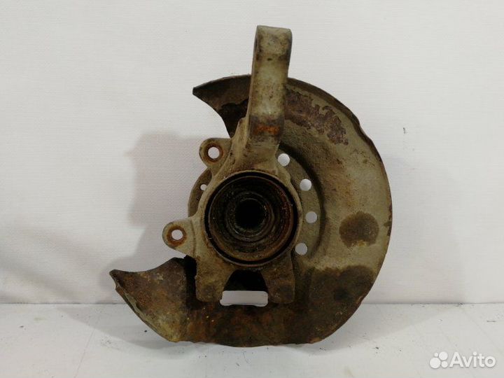 Кулак поворотный передний правый Лада Приора