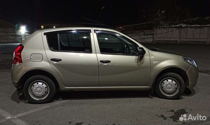 Renault Sandero 1.4 МТ, 2012, битый, 122 400 км