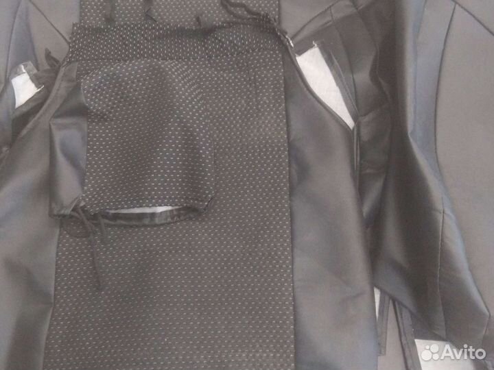 Продам чехлы рено дастер