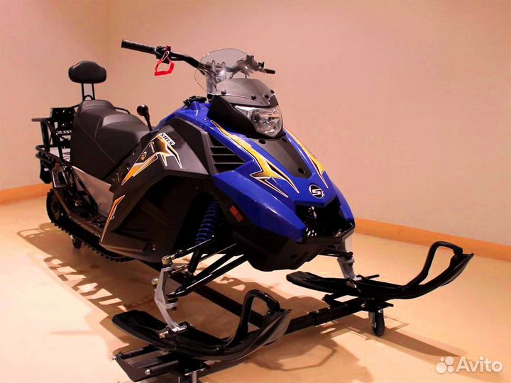 Снегоход Stels Капитан S200L витрина