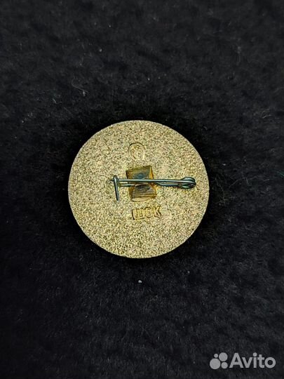 Знак значок Ленин СССР круглый щит