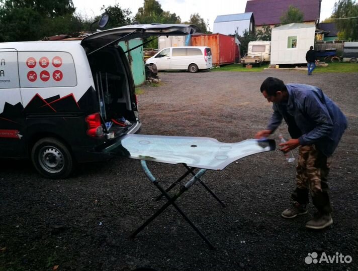 Стекло неподвижное Мини-погрузчик бобкэт T650