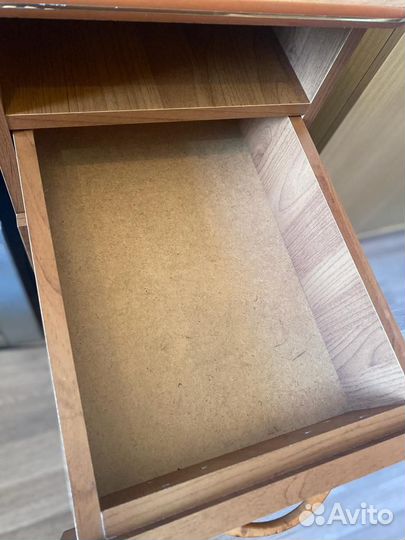 Письменный стол