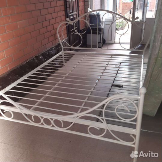 Кровать двухспальная с матрасом бу 160 200