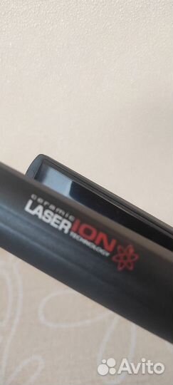 Профессиональный выпрямитель для волос