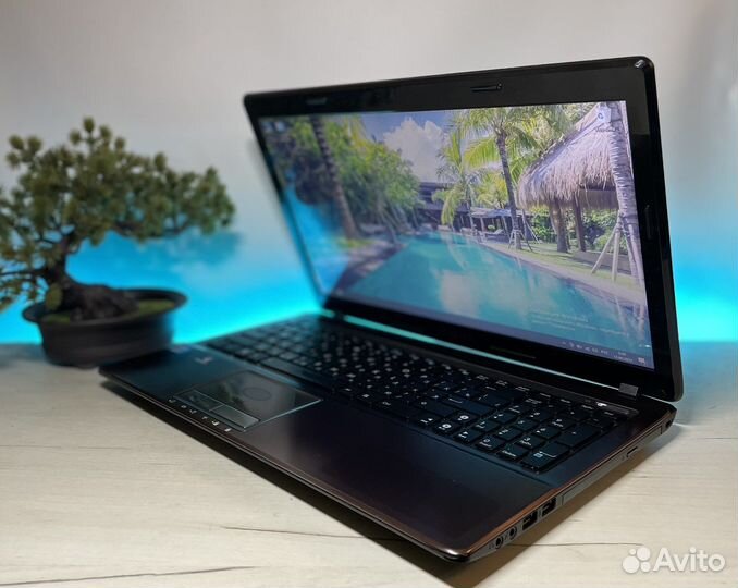 Надежный ноутбук asus i3 SSD 8 Gb