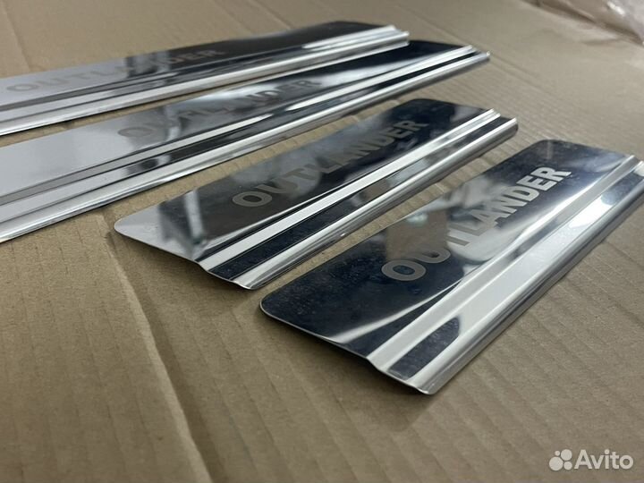 Накладки на пороги Mitsubishi Outlander 2013-2021