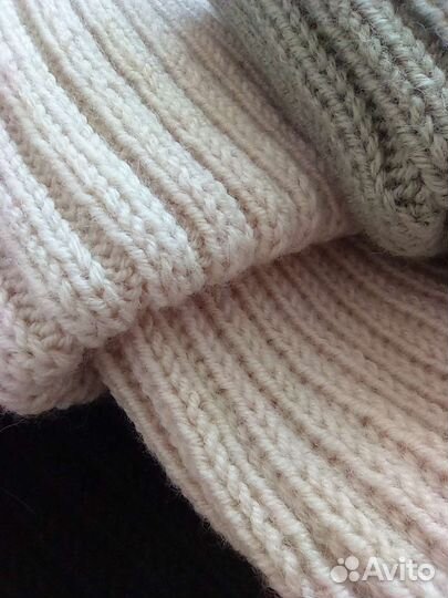 Вязаная демисезонная шапочка из полушерсти