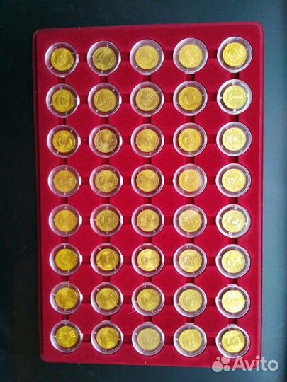 Продам коллекцию юбилейных монет современной Росси