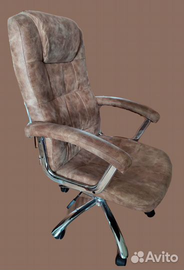 Офисное кресло