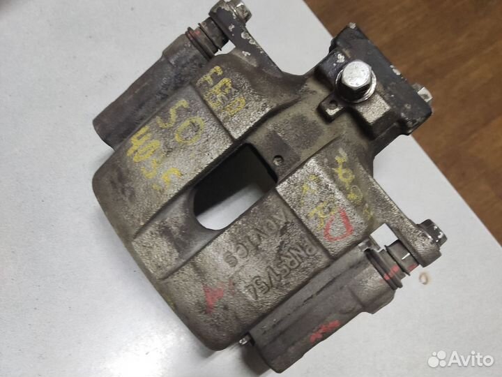 Mitsubishi fuso canter суппорт