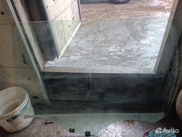 Заднее левое стекло LADA Largus