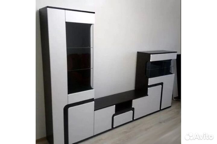 Стенка в гостиную