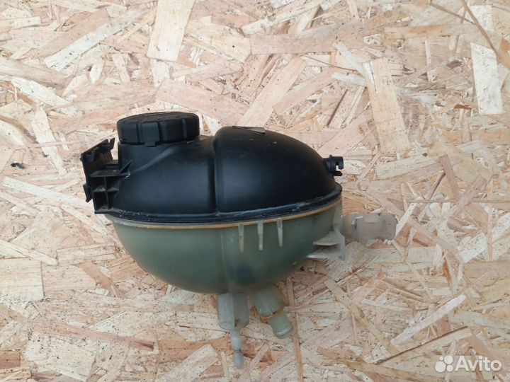 Расширительный бачок Mercedes C350 W204