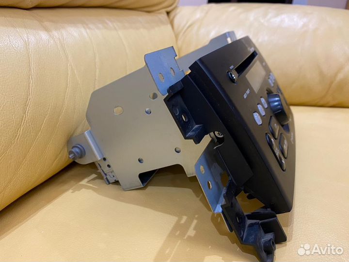 Штатная магнитола на suzuki grand vitara