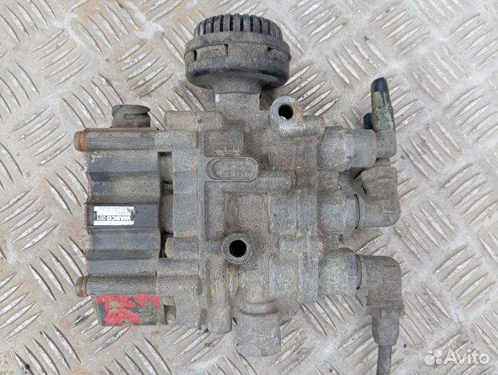 Кран уровня пола главный Renault DAF MAN Mercedes