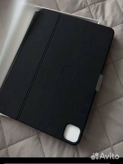 Планшет Apple iPad Pro с клавиатурой