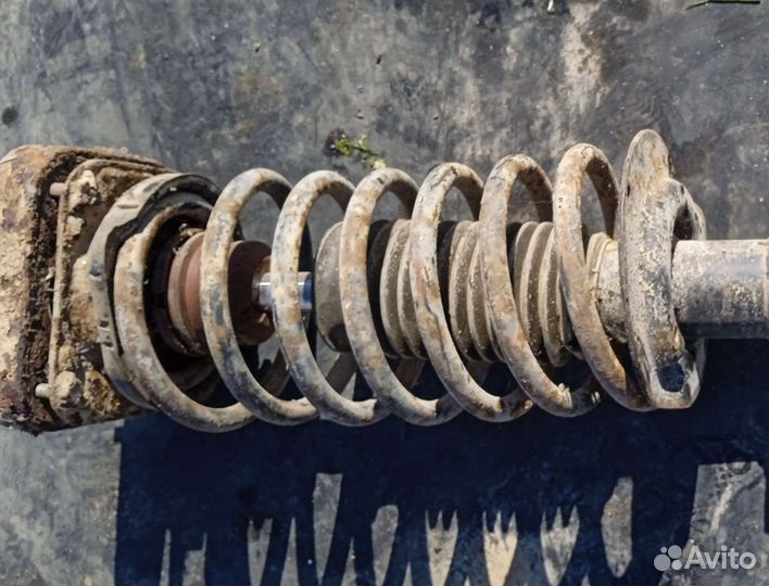 Пружина передняя вольво 850