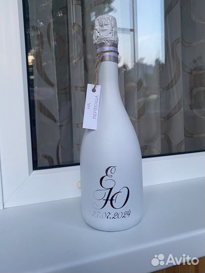 Оформление свадебных бутылок