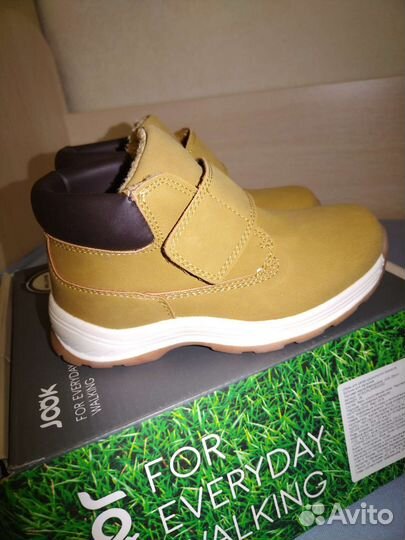 Ботинки для мальчика 28 размер Новые