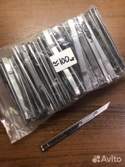 Канцелярский нож 9 мм