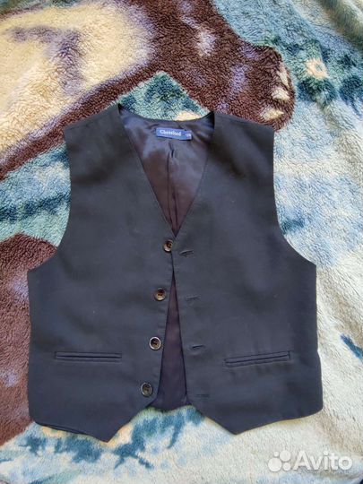 Школьная жилетка на мальчика р.128