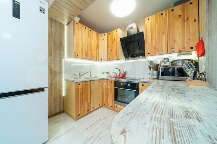 3-к. квартира, 95 м², 1/9 эт.