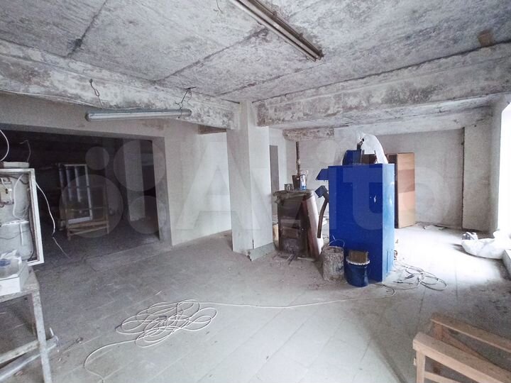 Универсальное: торговля склад производство, 351 м²