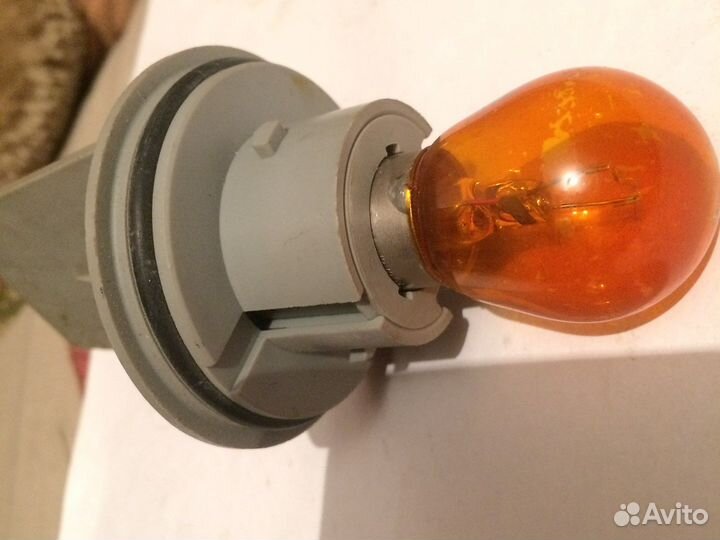 Патрон указателя поворота в фару Skoda Fabia1