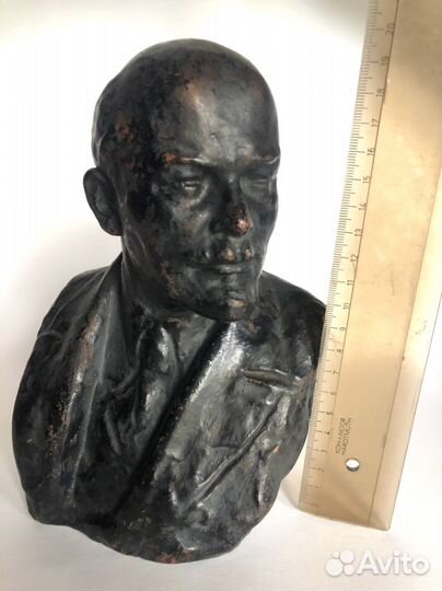 Бюст Ленина