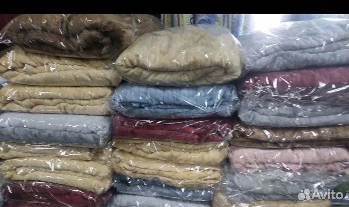 Пледы и покрывало