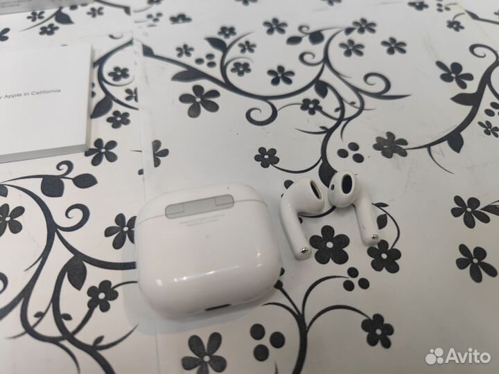 Наушники Apple AirPods 4