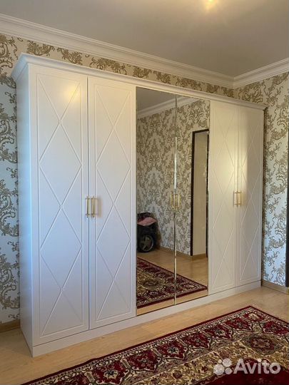 Шкаф распашной