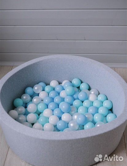 Сухой бассейн с шариками
