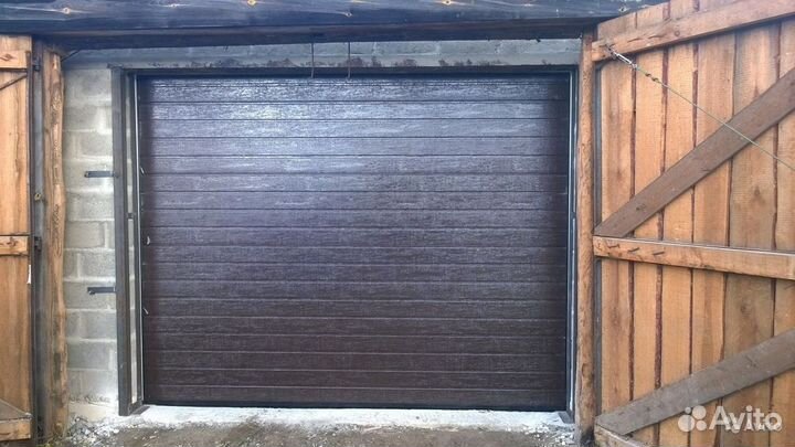 Секционные ворота