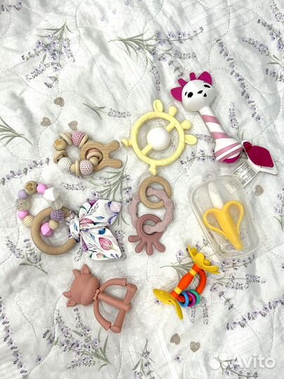 Погремушки, грызунки для малышей