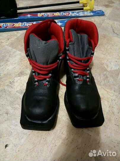 Лыжные ботинки