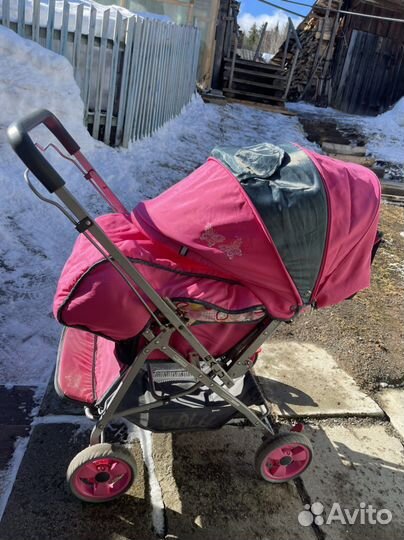 Прогулочная коляска для девочки
