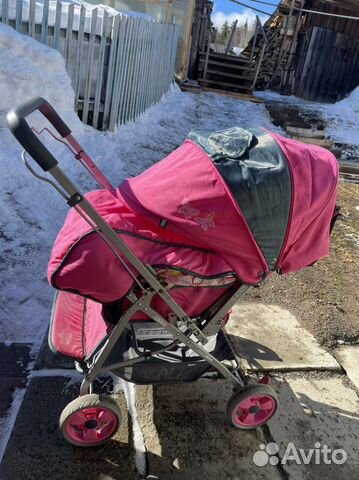 Прогулочная коляска для девочки