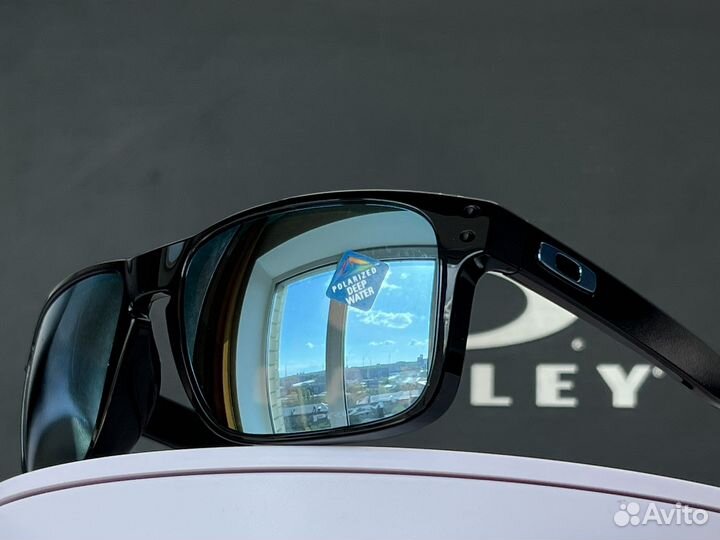 Солнцезащитные очки Oakley Holbrook Prizm Water