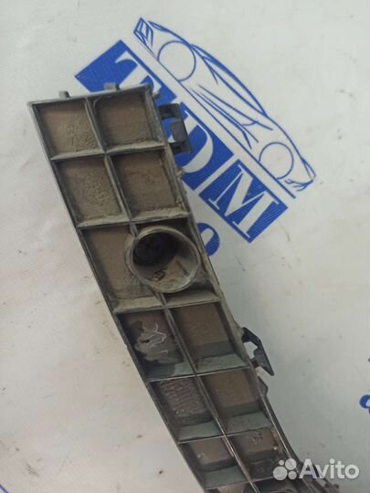 Кронштейн заднего бампера правый Geely Emgrand X7