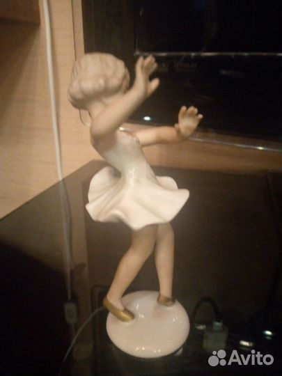Статуэтка танцовщица путти Германия