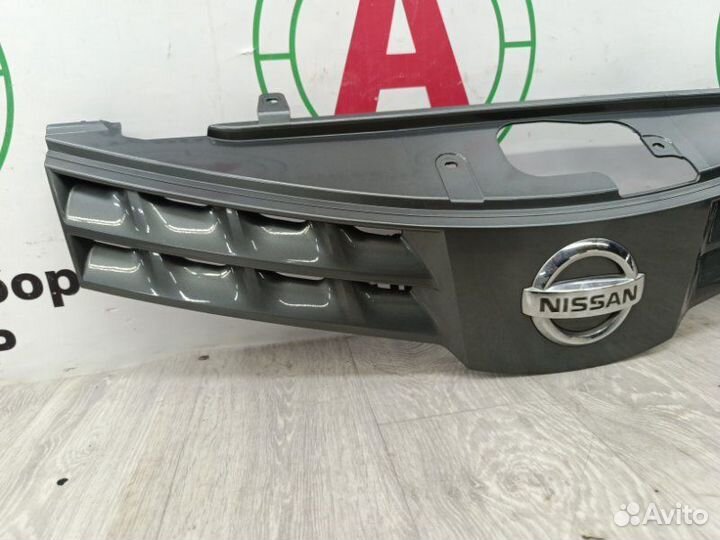 Решетка радиатора Nissan Note E11 HR16DE 2008