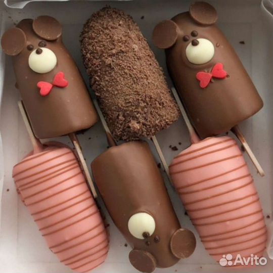 Финики в шоколаде, бананы, клубника, гранаты