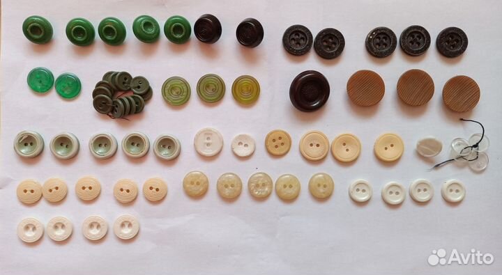 Пуговицы СССР, металлические, стеклянные)