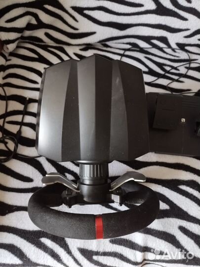 Игровой руль с педалями