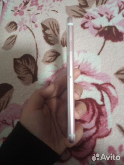 Телефон iPhone 6s
