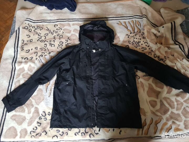Продам ветровку из хорошего крепкого материяла